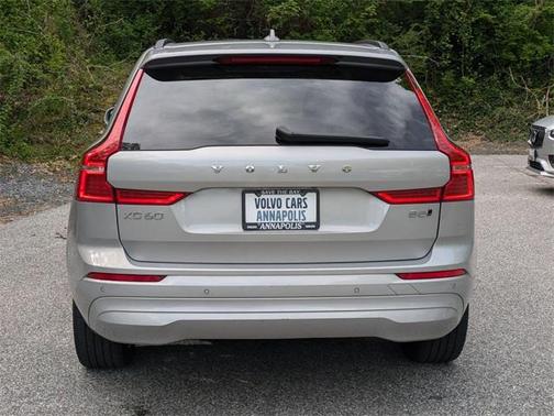 2022 Volvo XC60 B5 Momentum