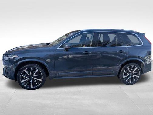 2020 Volvo XC90 T6 Momentum 7 Passenger