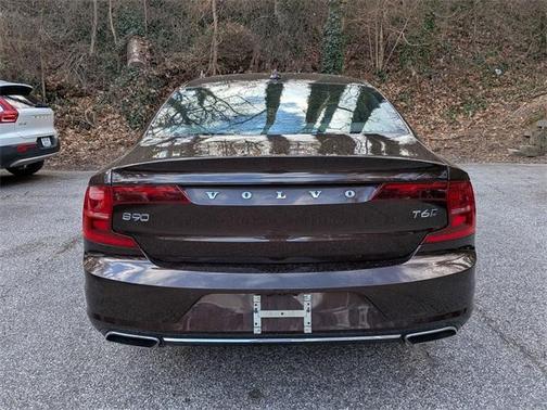 2018 Volvo S90 T6 Momentum