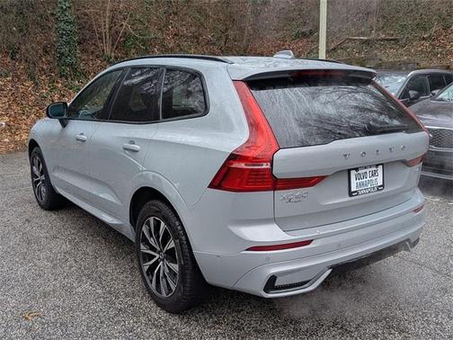 2025 Volvo XC60 B5 Plus