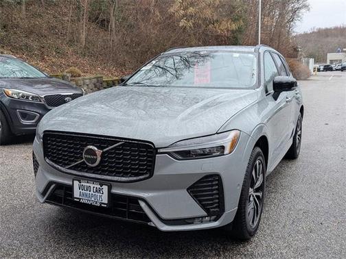 2025 Volvo XC60 B5 Plus