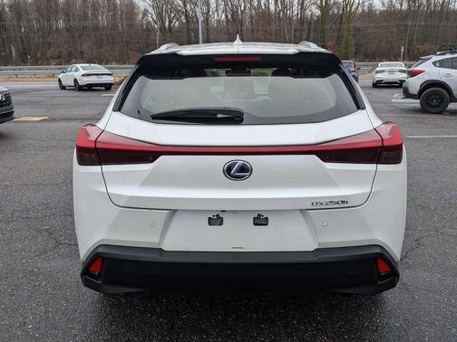 2022 Lexus UX 250h Base