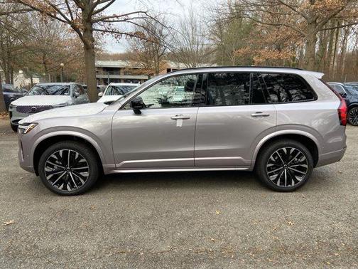 2026 Volvo XC90 B6 Ultra Dark Theme 6-Seater