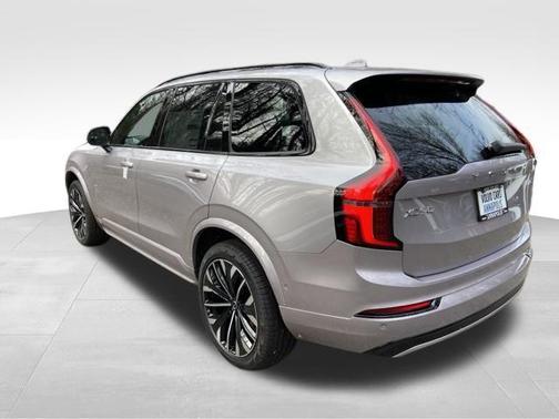 2026 Volvo XC90 B6 Ultra Dark Theme 6-Seater