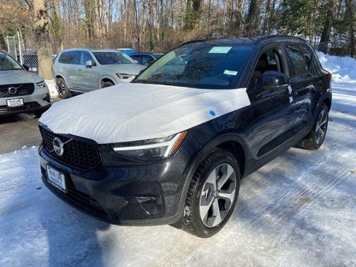 2026 Volvo XC40 B5 Plus