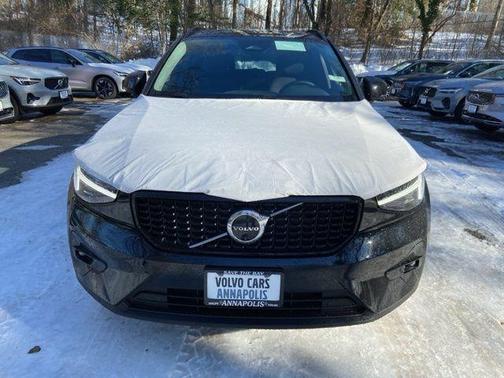 2026 Volvo XC40 B5 Plus