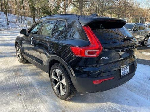 2026 Volvo XC40 B5 Plus