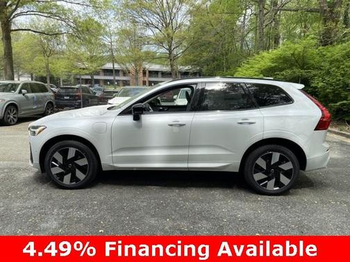 2025 Volvo XC60 Plug-In Hybrid T8 Plus