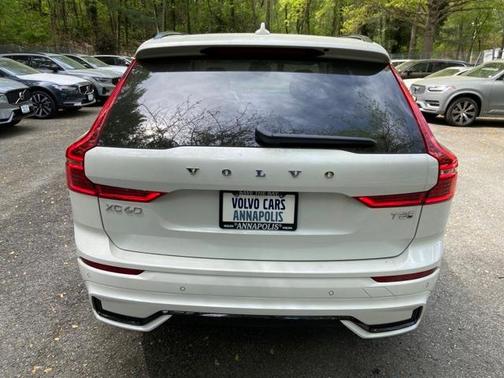2025 Volvo XC60 Plug-In Hybrid T8 Plus