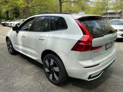 2025 Volvo XC60 Plug-In Hybrid T8 Plus