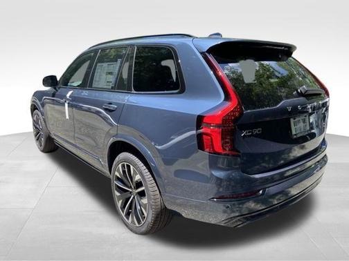 2026 Volvo XC90 B6 Ultra Dark Theme 7-Seater