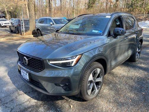 2026 Volvo XC40 B5 Plus