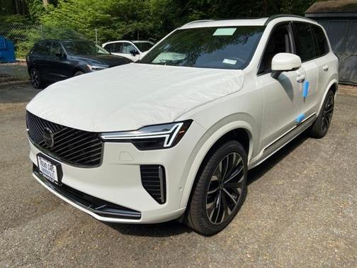 2025 Volvo XC90 B6 Plus 7-Seater