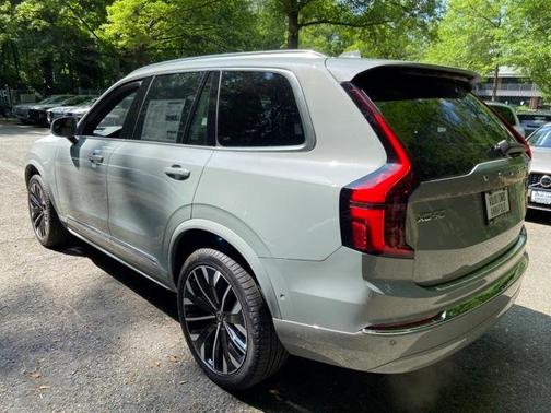 2025 Volvo XC90 B6 Plus 6-Seater