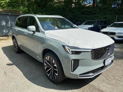 2025 Volvo XC90 B6 Plus 6-Seater