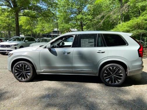 2025 Volvo XC90 B6 Plus 6-Seater