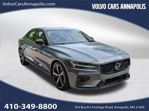 2024 Volvo S60 B5 Core Dark Theme