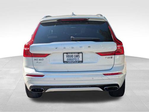 2018 Volvo XC60 Recharge Plug-In Hybrid T8 R-Design