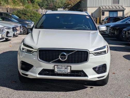 2018 Volvo XC60 Recharge Plug-In Hybrid T8 R-Design