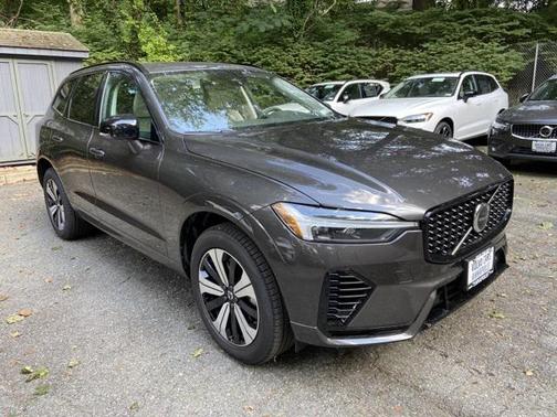 2025 Volvo XC60 Plug-In Hybrid T8 Core