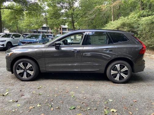 2025 Volvo XC60 Plug-In Hybrid T8 Core