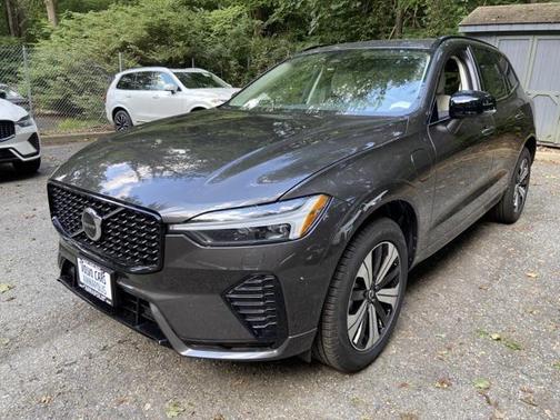 2025 Volvo XC60 Plug-In Hybrid T8 Core