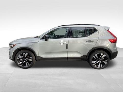 2026 Volvo XC40 B5 Ultra