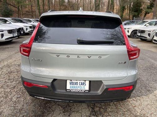 2026 Volvo XC40 B5 Ultra