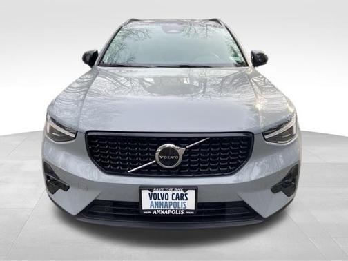 2026 Volvo XC40 B5 Ultra