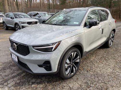 2026 Volvo XC40 B5 Ultra