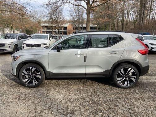 2026 Volvo XC40 B5 Ultra