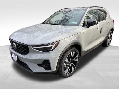 2026 Volvo XC40 B5 Ultra