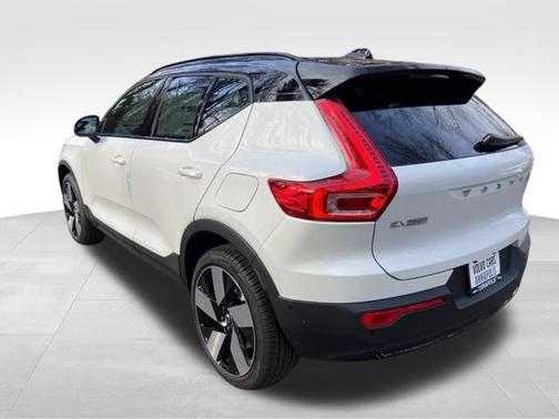 2026 Volvo EX40 Single Motor Extended Range Plus