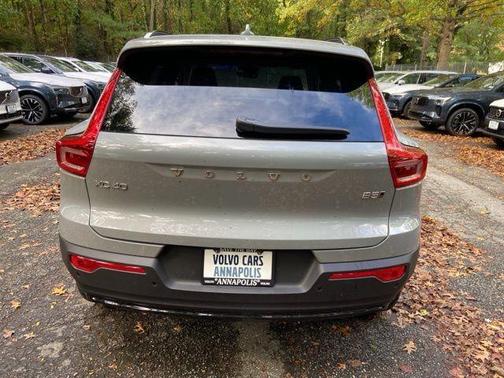 2026 Volvo XC40 B5 Plus