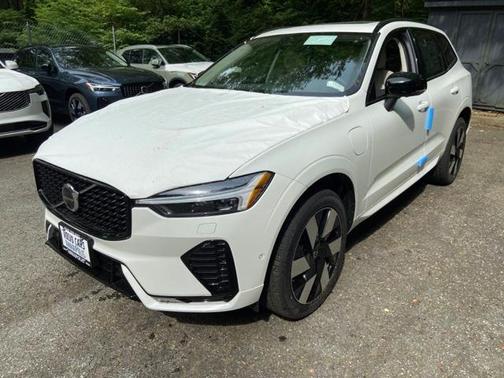 2025 Volvo XC60 Plug-In Hybrid T8 Plus