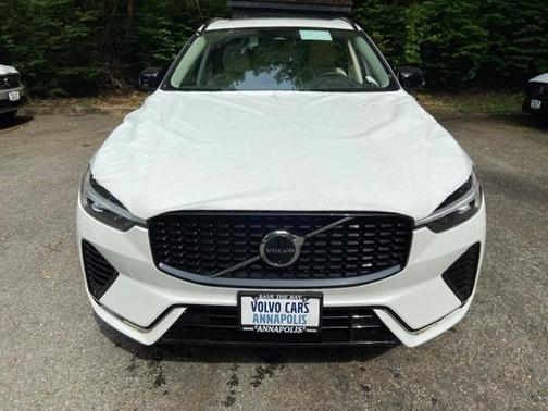2025 Volvo XC60 Plug-In Hybrid T8 Plus
