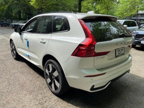 2025 Volvo XC60 Plug-In Hybrid T8 Plus