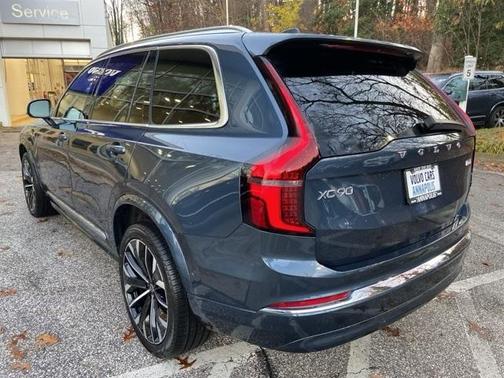 2025 Volvo XC90 B6 Plus 7-Seater