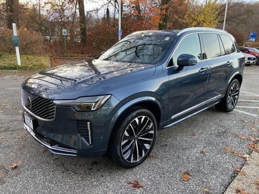 2025 Volvo XC90 B6 Plus 7-Seater