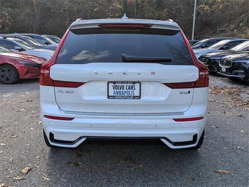 2023 Volvo XC60 B6 Ultimate Dark Theme