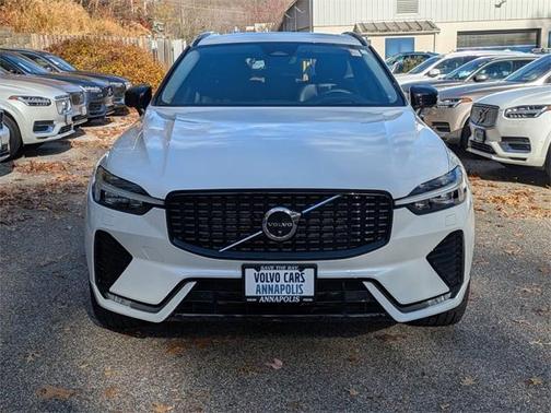 2023 Volvo XC60 B6 Ultimate Dark Theme