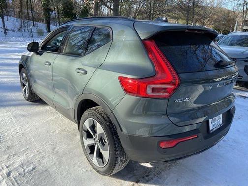 2026 Volvo XC40 B5 Plus