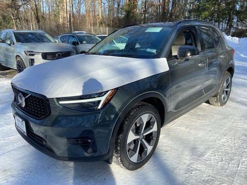 2026 Volvo XC40 B5 Plus