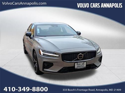 2023 Volvo S60 B5 Plus Dark Theme