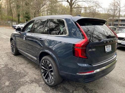 2025 Volvo XC90 Plug-In Hybrid T8 Plus 7-Seater