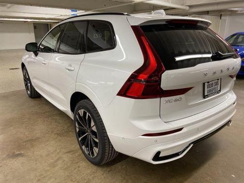 2026 Volvo XC60 Plug-In Hybrid T8 Plus
