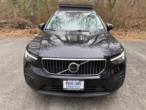 2025 Volvo XC40 B5 Plus Bright Theme