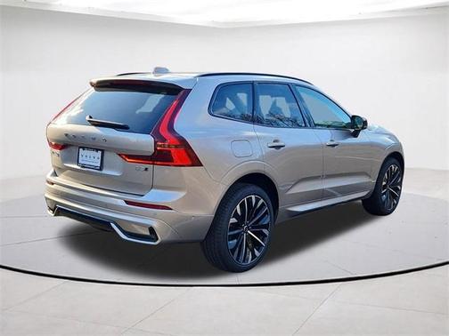 2026 Volvo XC60 B5 Ultra