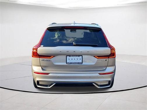 2026 Volvo XC60 B5 Ultra