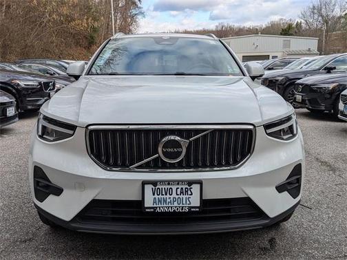 2023 Volvo XC40 B5 Plus Bright Theme